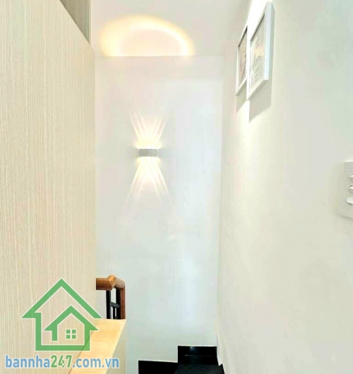 CHỈ 4 TỶ - SIÊU PHẨM MT MINI NHÀ ĐẸP PHÚ NHUẬN – 3 TẦNG FULL NỘI THẤT – XE HƠI TỚI NHÀ - 2PN Master – 3WC – PK & Bếp. Vị trí: Trung tâm Phú Nhuận, giáp Phan Đình Phùng – Nguyễn Văn Trỗi – Trường Sa, di chuyển siêu tiện Quận 1, 3, Tân Bình, Bình Thạnh.