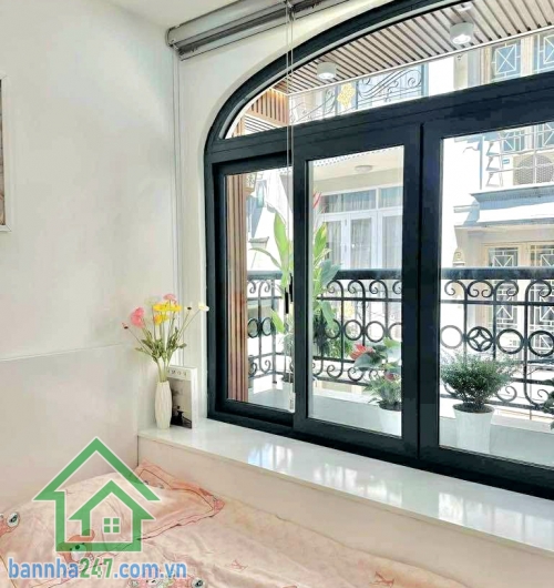 CHỈ 4 TỶ - SIÊU PHẨM MT MINI NHÀ ĐẸP PHÚ NHUẬN – 3 TẦNG FULL NỘI THẤT – XE HƠI TỚI NHÀ - 2PN Master – 3WC – PK & Bếp. Vị trí: Trung tâm Phú Nhuận, giáp Phan Đình Phùng – Nguyễn Văn Trỗi – Trường Sa, di chuyển siêu tiện Quận 1, 3, Tân Bình, Bình Thạnh.