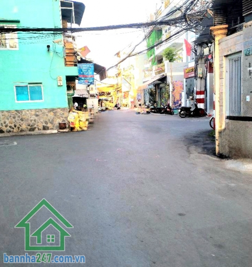 CHỈ 5,7 TỶ (BL) - NHÀ NGANG KHỦNG 5M – HẺM XE HƠI TỚI NHÀ – ĐANG CHO THUÊ 6,5TR/THÁNG.  Vị trí: Hẻm 4m, xe hơi tới tận cửa, khu dân trí cao, an ninh tốt. 