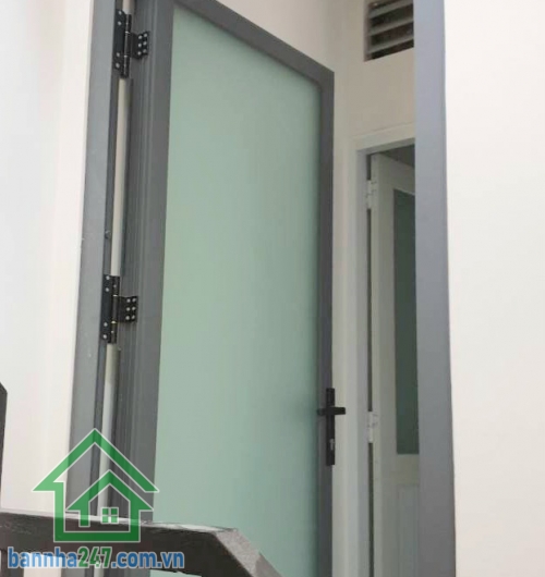 CHỈ 3,3 TỶ – NHÀ 3 TẦNG KIÊN CỐ – TRUNG TÂM QUẬN 10 – GẦN CÔNG VIÊN LÊ THỊ RIÊNG - 2PN, 2WC, PK, BẾP. DT: 15m² (1 trệt, 2 lầu – kiên cố, chắc chắn) Công năng: đầy đủ: 2PN, 2WC, phòng khách, bếp - Hiện đang cho thuê 9 triệu/tháng – thu nhập ổn định