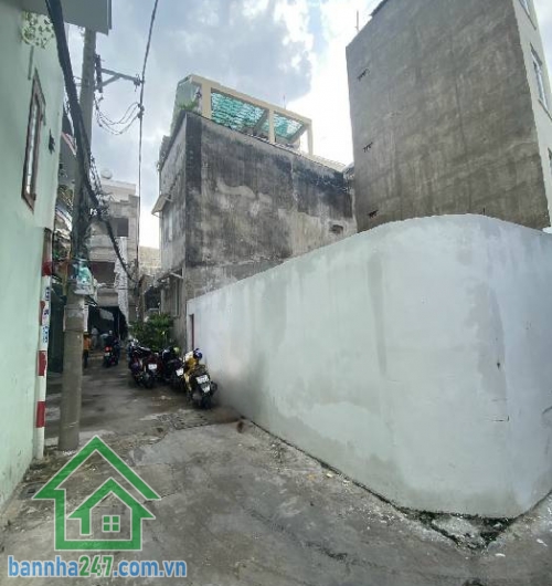 CHỈ 4.28 TỶ – ĐẤT TRỐNG LÊ TRỌNG TẤN – HẺM XE HƠI 5M – CHÍNH CHỦ BÁN GẤP Diện tích: 7.13m x 7.6m (54.5m²) – ngang đẹp, vuông vức. Đất trống tiện xây mới.