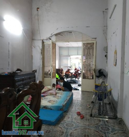 MTKD ĐƯỜNG NHỰA 7M – BÌNH TÂN GIÁP TÂN PHÚ – GẦN AEON TÂN PHÚ DT: 4 x 23m, công nhận 91m², nở hậu nhẹ Kết cấu: 1 trệt + 1 lầu, có 2PN Vị trí: Mặt tiền đường nhựa 7m.