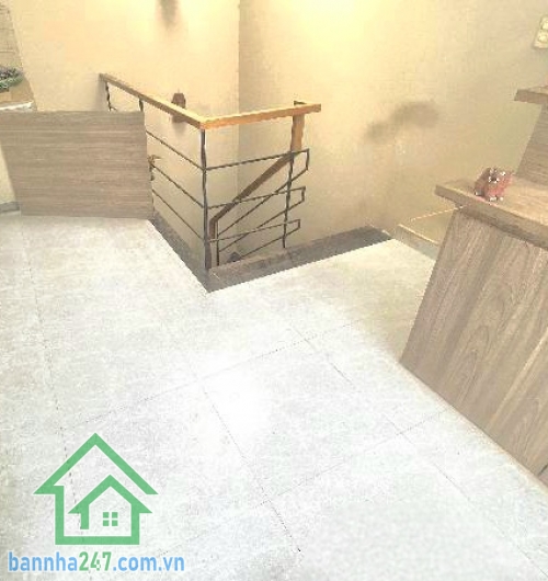 NHỈNH 7 TỶ – NHÀ 3 TẦNG HỒNG LẠC, TÂN BÌNH – HẺM XE HƠI, 20M RA MẶT TIỀN * Diện tích: 51m2 (6x9m), sổ vuông A4 * Kết cấu: 3 tầng, hiện trạng chia 2 căn riêng.