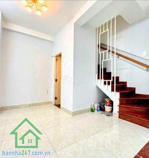 CHỈ 4,35 TỶ - NHÀ MỚI Ở NGAY – HẺM 3 GÁC – CÁCH VÀI CĂN RA MẶT TIỀN – KHU LÊ VĂN QUỚI – NGÃ TƯ 4 XÃ DT: 25m² (DTSD 80m²) – Kết cấu 1 trệt, 1 lửng, 2 lầu – 2PN - 3WC, ban công. 