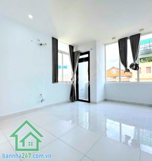 CHỈ 4,35 TỶ - NHÀ MỚI Ở NGAY – HẺM 3 GÁC – CÁCH VÀI CĂN RA MẶT TIỀN – KHU LÊ VĂN QUỚI – NGÃ TƯ 4 XÃ DT: 25m² (DTSD 80m²) – Kết cấu 1 trệt, 1 lửng, 2 lầu – 2PN - 3WC, ban công. 