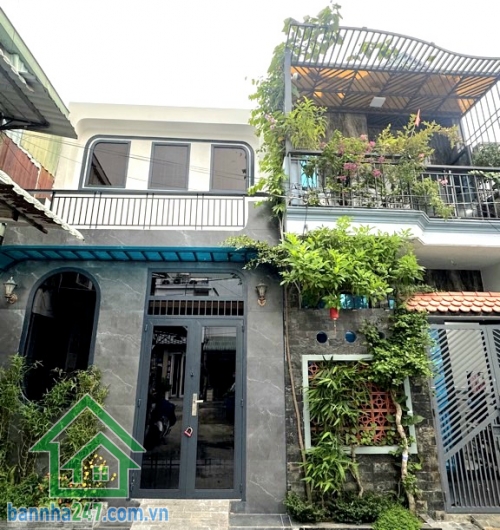 CHỈ 4,05 TỶ - NHÀ HXH LÊ VĂN KHƯƠNG – 45M² (4x11) – 2 TẦNG - 2PN - ĐANG CHO THUÊ Vị trí: Hẻm ô tô, ngay chợ Thiếc Cách 500m ra mặt tiền Lê Văn Khương DT: 45m