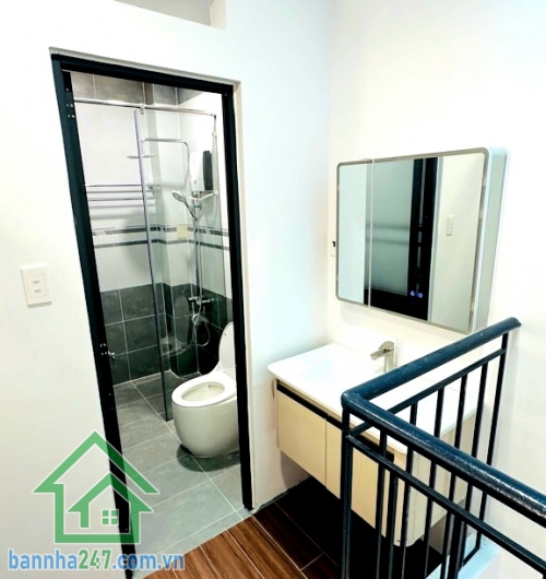CHỈ 4,05 TỶ - NHÀ HXH LÊ VĂN KHƯƠNG – 45M² (4x11) – 2 TẦNG - 2PN - ĐANG CHO THUÊ Vị trí: Hẻm ô tô, ngay chợ Thiếc Cách 500m ra mặt tiền Lê Văn Khương DT: 45m
