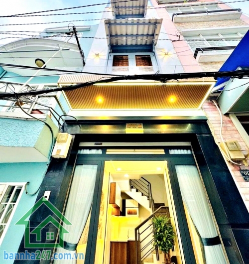 CHỈ 4,6 TỶ – PHAN XÍCH LONG – PHÚ NHUẬN – 3 TẦNG – 3PN - 2WC Căn nhà trung tâm phố ẩm thực – nhỏ gọn nhưng “có võ”! Diện tích: 15m² – sổ vuông vức đẹp. Mob 0933144037
