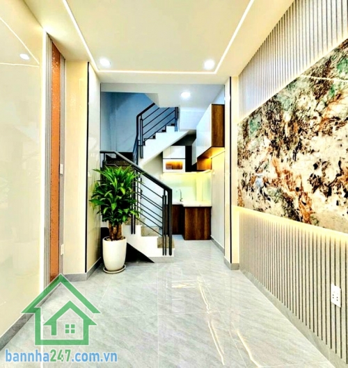 CHỈ 4,6 TỶ – PHAN XÍCH LONG – PHÚ NHUẬN – 3 TẦNG – 3PN - 2WC Căn nhà trung tâm phố ẩm thực – nhỏ gọn nhưng “có võ”! Diện tích: 15m² – sổ vuông vức đẹp. Mob 0933144037