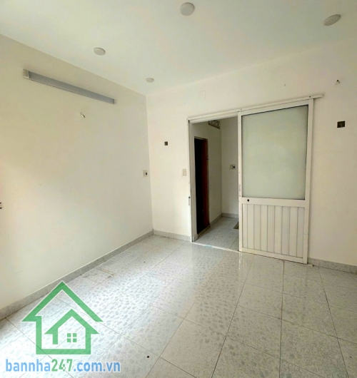 CHỈ 5,18 TỶ – TRUNG TÂM HỒ THỊ KỶ – 3 TẦNG – VỪA Ở VỪA KINH DOANH  Căn nhà ngay phố ẩm thực – vị trí cực “đắt giá” – khai thác dòng tiền tốt! Diện tích: 23,5m² Mob 0933144037