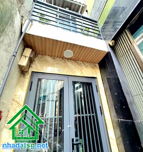 CHỈ 4,58 TỶ – KHU HIẾM NHÀ VƯỜN LÀI, QUẬN 10 – 3 TẦNG – NỞ HẬU - 2PN – 3WC Căn nhà trung tâm Quận 10 – nhỏ xinh nhưng “cực có giá trị”! Diện tích: 22m² (2.8 × 6) Nở Hậu 4,7m Mob 0933144037