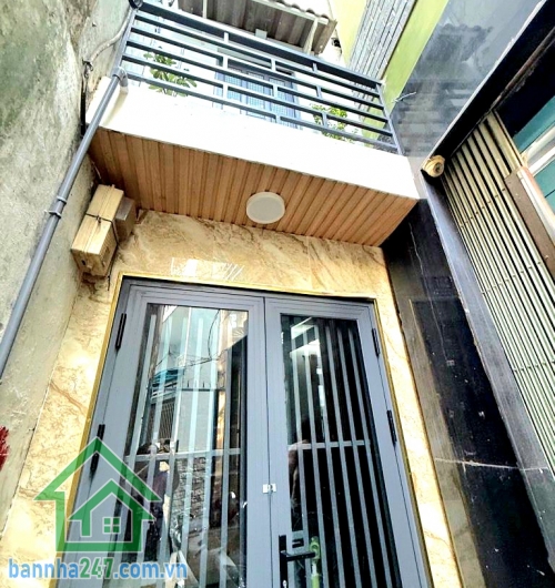 CHỈ 4,58 TỶ – KHU HIẾM NHÀ VƯỜN LÀI, QUẬN 10 – 3 TẦNG – NỞ HẬU - 2PN – 3WC Căn nhà trung tâm Quận 10 – nhỏ xinh nhưng “cực có giá trị”! Diện tích: 22m² (2.8 × 6) Nở Hậu 4,7m Mob 0933144037
