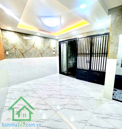 CHỈ 4,58 TỶ – KHU HIẾM NHÀ VƯỜN LÀI, QUẬN 10 – 3 TẦNG – NỞ HẬU - 2PN – 3WC Căn nhà trung tâm Quận 10 – nhỏ xinh nhưng “cực có giá trị”! Diện tích: 22m² (2.8 × 6) Nở Hậu 4,7m Mob 0933144037