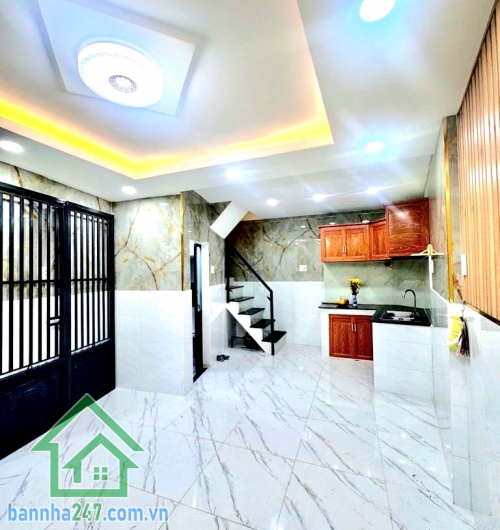 CHỈ 4,58 TỶ – KHU HIẾM NHÀ VƯỜN LÀI, QUẬN 10 – 3 TẦNG – NỞ HẬU - 2PN – 3WC Căn nhà trung tâm Quận 10 – nhỏ xinh nhưng “cực có giá trị”! Diện tích: 22m² (2.8 × 6) Nở Hậu 4,7m Mob 0933144037