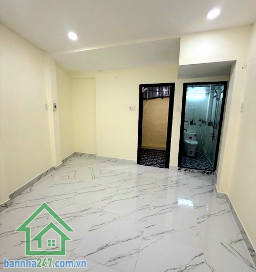 CHỈ 4,58 TỶ – KHU HIẾM NHÀ VƯỜN LÀI, QUẬN 10 – 3 TẦNG – NỞ HẬU - 2PN – 3WC Căn nhà trung tâm Quận 10 – nhỏ xinh nhưng “cực có giá trị”! Diện tích: 22m² (2.8 × 6) Nở Hậu 4,7m Mob 0933144037