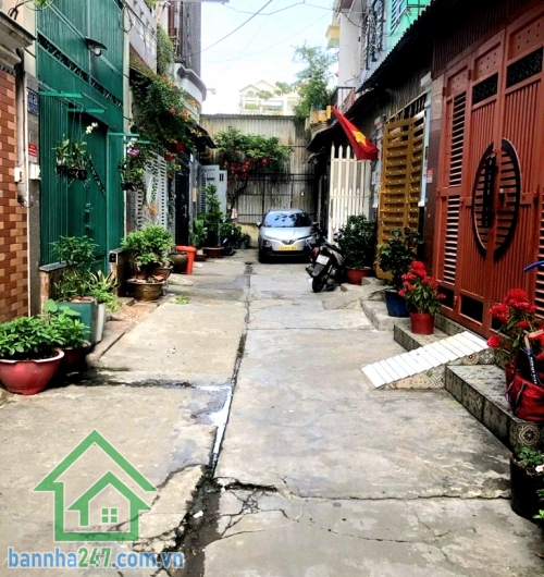 NHÀ 5 TẦNG ĐẸP – HẺM XE HƠI – VIEW THOÁNG – CHỈ 6.5 TỶ TL  Căn nhà dành cho khách thích không gian rộng, nhiều phòng, vừa ở vừa khai thác cực tốt! Diện tích: 3.5 × 13m – DTCN 42m² – vuông đẹp. Kết cấu: 5 tầng BTCT kiên cố (trệt + 2 lầu + sân thượng + mái)