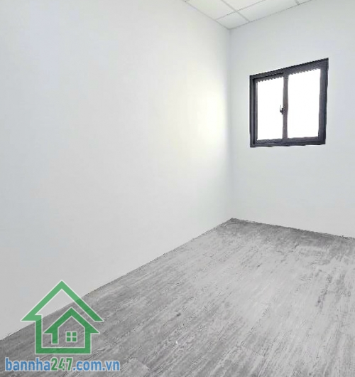 CHỈ 4,6 TỶ – HXH 6M – NHÀ ĐẸP Ở NGAY – SÁT TÂN PHÚ - DT: 33M² - 2 TẦNG - 2PN 2WC • Diện tích: 33m² (3m x 11m) • Kết cấu: 1 trệt 1 lầu • Công năng: 2 PN - 2WC, BẾP, PK, BAN CÔNG