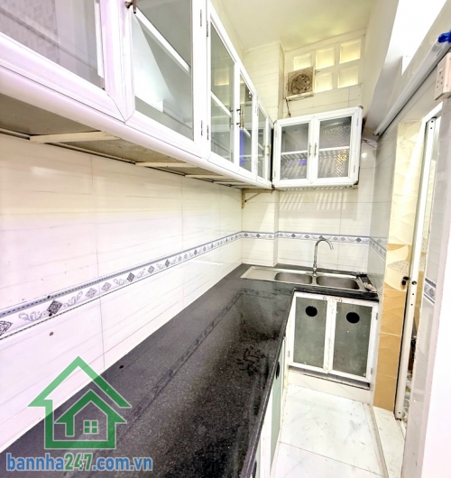CHỈ 3,6 TỶ – HẺM 3M THÔNG – NGAY CHỢ GÒ VẤP – 3 TẦNG – DTSD 63M² - 2PN – 3WC * Diện tích: 21m² (DTSD: 63m²) * Kết cấu: 1 trệt 2 lầu, có ban công - 2PN – 3WC