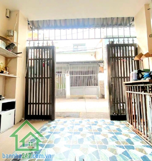 CHỈ 5,245 TỶ – HXH 6M – NGUYỄN THỊ KIÊU Q12 – GIÁP GÒ VẤP - 60m² (4 x 15) - 2 TẦNG - 3PN - 2WC • Diện tích: 60m² (4m x 15m) • Kết cấu: 1 trệt – 1 lầu • Kết cấu: 1 trệt – 1 lầu • Công năng: 3 PN – 2 WC • Có ban công thoáng mát • Hẻm nhựa 6m – xe hơi tránh 
