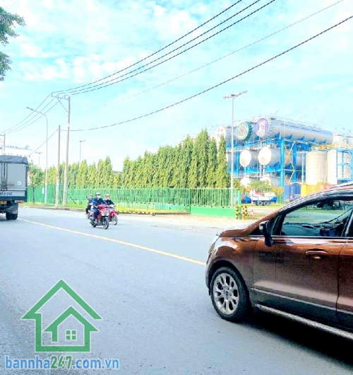 CHỈ 5,245 TỶ – HXH 6M – NGUYỄN THỊ KIÊU Q12 – GIÁP GÒ VẤP - 60m² (4 x 15) - 2 TẦNG - 3PN - 2WC • Diện tích: 60m² (4m x 15m) • Kết cấu: 1 trệt – 1 lầu • Kết cấu: 1 trệt – 1 lầu • Công năng: 3 PN – 2 WC • Có ban công thoáng mát • Hẻm nhựa 6m – xe hơi tránh 