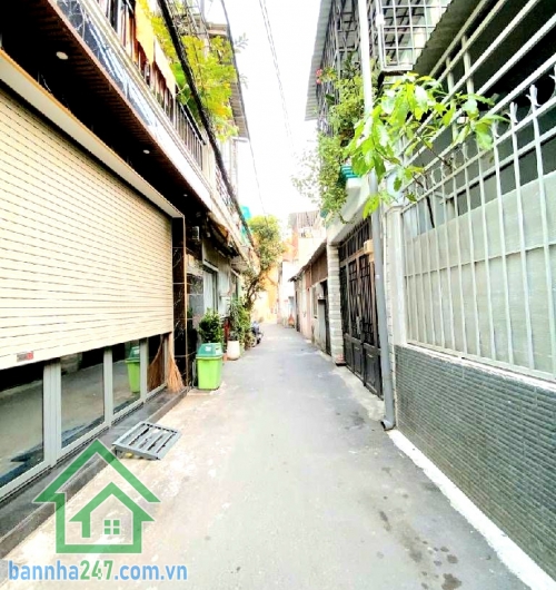 CHỈ 3,57 TỶ TL – NHÀ MỚI ĐẸP – HẺM THÔNG QUANG TRUNG – NGUYỄN VĂN KHỐI – SỔ VUÔNG A4 - 2PN – 2WC * Kết cấu: 2 Tầng * Công năng: 2PN – 2WC * DTSD ~ 50m² – thiết kế tối ưu. Sổ vuông vức đẹp như A4 Hẻm thông khu Đường Quang Trung – Đường Nguyễn Văn Khối, di 