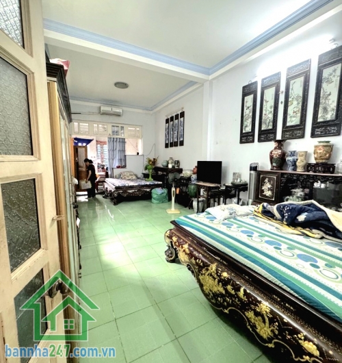 CHỈ 11 TỶ TL – MẶT TIỀN KINH DOANH ĐỈNH – LÔ GÓC SIÊU HIẾM – ĐƯỜNG 10M CÓ LỀ – 72M² – 3 TẦNG - 4PN – 3WC Vị trí cực đẹp – chỉ 5 phút tới AEON Tân Phú DT: 72M²