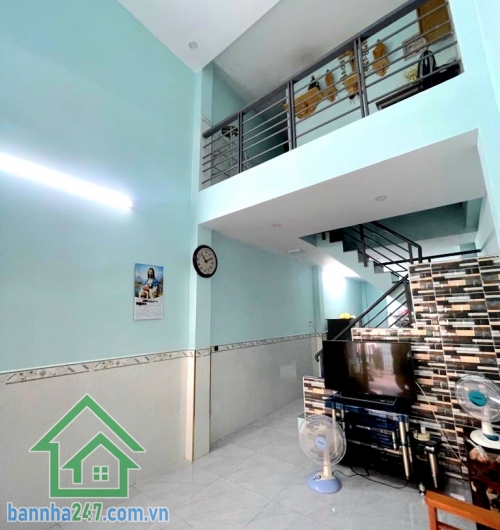 CHỈ 5 TỶ - HẺM XE HƠI - TRẦN THỊ TRỌNG - TÂN BÌNH Căn nhà gọn gàng, chắc chắn, phù hợp khách mua ở ngay hoặc khai thác cho thuê tại khu trung tâm. Diện tích: 39,4m²  Mob 0933144037