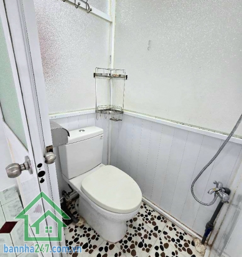 CHỈ 3,3 TỶ – HẺM 3 GÁC THÔNG - NHÀ LÔ GÓC PHẠM VĂN HAI, P3 TÂN BÌNH – 2 TẦNG MỚI ĐẸP – Ở NGAY.  Sát Nhà thờ Tân Chí Linh – gần chợ Phạm Văn Hai – Lê Văn Sỹ. Chỉ vài phút tới sân bay, Quận 3, Quận 10 