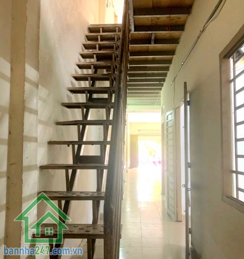 CHỈ 13,75 TỶ – QUỸ ĐẤT ĐẸP TRƯỜNG CHINH, TÂN BÌNH – HẺM NHỰA 5M – Ô TÔ VÀO NHÀ  Cơ hội hiếm sở hữu diện tích lớn – ngang đẹp ngay trung tâm Tân Bình, cực kỳ phù hợp xây mới hoặc giữ tiền lâu dài! Diện tích: 138m² (5.55 × 25.5m) – đất rộng, hiếm trong khu.