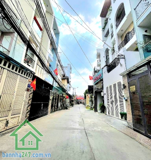 NHÀ ĐẸP KHU TÊN LỬA - DT: (4 x13) 2 TẦNG BTCT – FULL NỘI THẤT – Ở NGAY - CHỈ 5.35 TỶ 