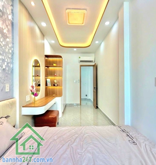 CHỈ 5,79 TỶ – PHAN XÍCH LONG – PHÚ NHUẬN – 3 TẦNG MỚI – SÁT Q1, Q3 - 3PN (có phòng ngủ trệt) – 2WC. Nhà đẹp trung tâm – sân thượng chill – vào ở là mê ngay! DTSD: 96m²