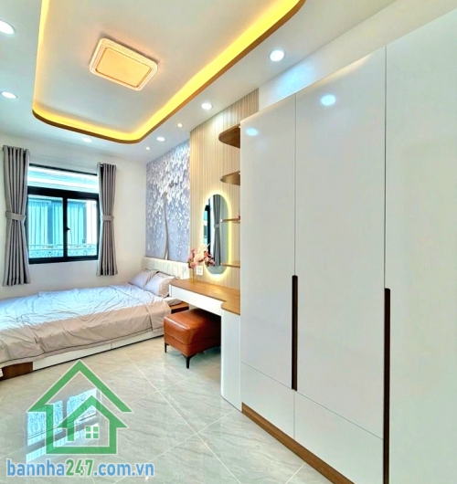 CHỈ 5,79 TỶ – PHAN XÍCH LONG – PHÚ NHUẬN – 3 TẦNG MỚI – SÁT Q1, Q3 - 3PN (có phòng ngủ trệt) – 2WC. Nhà đẹp trung tâm – sân thượng chill – vào ở là mê ngay! DTSD: 96m²