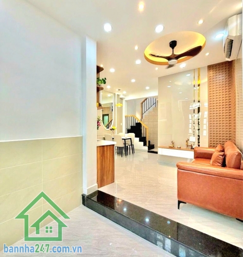 CHỈ 5,79 TỶ – PHAN XÍCH LONG – PHÚ NHUẬN – 3 TẦNG MỚI – SÁT Q1, Q3 - 3PN (có phòng ngủ trệt) – 2WC. Nhà đẹp trung tâm – sân thượng chill – vào ở là mê ngay! DTSD: 96m²