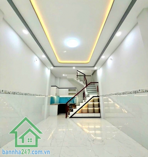 CHỈ 5,15 TỶ (TL) – GẦN MT KÊNH TÂN HÓA – NHÀ 4 TẦNG - DTSD: 82M² – 3PN KHÉP KÍN Thông tin căn nhà: • Diện tích: 33m² (4m x 8.5m) • Kết cấu: 1 trệt – 2 lầu – sân thượng - Mob 0933144037
