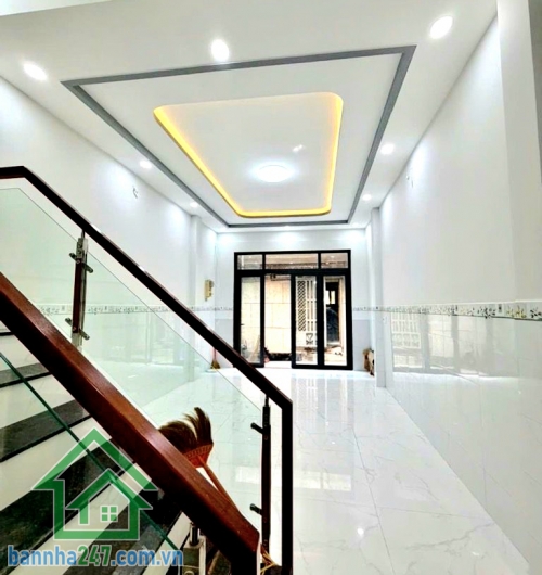 CHỈ 5,15 TỶ (TL) – GẦN MT KÊNH TÂN HÓA – NHÀ 4 TẦNG - DTSD: 82M² – 3PN KHÉP KÍN Thông tin căn nhà: • Diện tích: 33m² (4m x 8.5m) • Kết cấu: 1 trệt – 2 lầu – sân thượng - Mob 0933144037