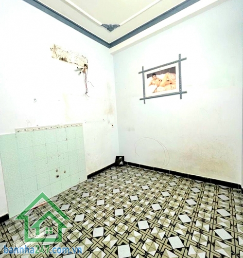 CHỈ 5,2 TỶ – MTKD HẺM 6M - TÂN THẮNG - 3 TẦNG – NGAY AEON TÂN PHÚ – Ở & KD ĐỈNH - 4PN – 3WC Diện tích: 4 x 8m = 32m² Kết cấu: 1 trệt + 2 lầu - 4PN – 3WC - Phòng khách – bếp đầy đủ công năng. Nhà kiên cố – vào ở ngay. Hẻm 6m thông – xe cộ đông đúc