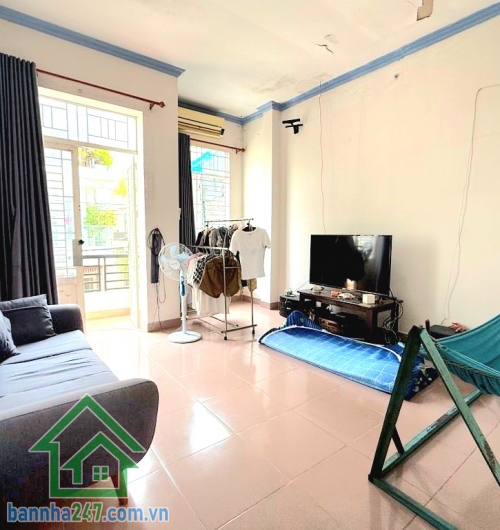 CHỈ 5,55 TỶ – TRƯƠNG THỊ HOA, Q12 – 80M² – HXH 8M – Ô TÔ NGỦ TRONG NHÀ - 3PN - 3WC Căn nhà diện tích lớn – hẻm rộng – khu an ninh, ở cực sướng! Diện tích: 80m² Mob 0933144037