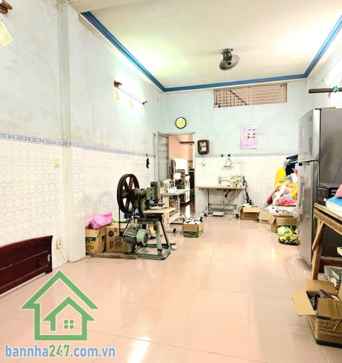 CHỈ 5,55 TỶ – TRƯƠNG THỊ HOA, Q12 – 80M² – HXH 8M – Ô TÔ NGỦ TRONG NHÀ - 3PN - 3WC Căn nhà diện tích lớn – hẻm rộng – khu an ninh, ở cực sướng! Diện tích: 80m² Mob 0933144037