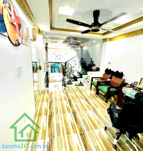CHỈ 9,5 TỶ TL – NHÀ MỚI 5 TẦNG – HXH THÔNG – KHU VIP QUẬN 11 - 6PN - 5WC • Diện tích: 3.25m x 14.15m • Diện tích sử dụng: ~172.1m² • Kết cấu: 1 trệt – 1 lửng – 3 lầu – sân thượng • Công năng: 6 PN – 5 WC • Sân thượng trồng rau, thư giãn thoáng mát • Nhà m