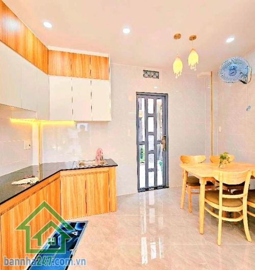 CHỈ 3,9 TỶ - NHÀ MỚI ĐẸP - HẺM XE HƠI ĐỖ CỬA - DT: 22M² (4,1 x 5)2 TẦNG - 2 MẶT TIỀN TRƯỚC SAU THOÁNG MÁT 