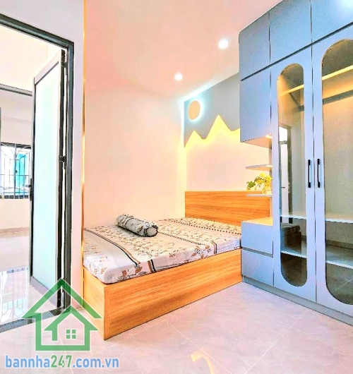 CHỈ 3,9 TỶ - NHÀ MỚI ĐẸP - HẺM XE HƠI ĐỖ CỬA - DT: 22M² (4,1 x 5)2 TẦNG - 2 MẶT TIỀN TRƯỚC SAU THOÁNG MÁT 
