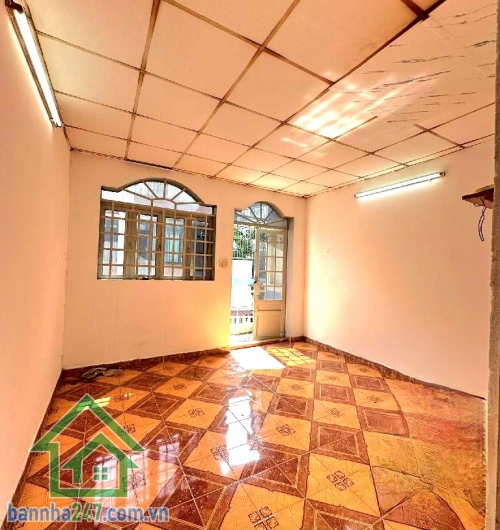 CHỈ 6 TỶ – HXH THÔNG THOẠI NGỌC HẦU – DT: (4 x 12)M3 TẦNG – 5PN – 4WC. DÒNG TIỀN 12TR/TH  Căn nhà “đa năng” – vừa ở đông người thoải mái, vừa khai thác cho thuê giữ tiền. Mob 0933144037