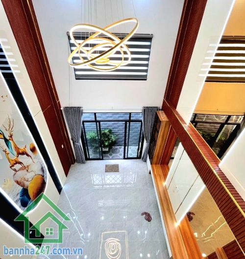 CHỈ 7.9 TỶ - NHÀ ĐẸP Ở NGAY - HẺM 6M - Ô TÔ NGỦ TRONG NHÀ - GẦN AEON TÂN PHÚ - 6 PN, 4 WC Căn nhà nổi bật với kết cấu cao tầng, phù hợp gia đình đông người hoặc khai thác cho thuê, văn phòng.  Mob 0933144037