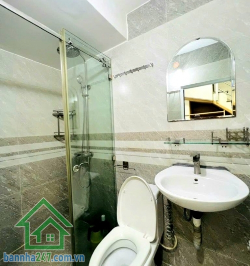 CHỈ 3,49 TỶ (BỚT LỘC) – HẺM 3M – VÀI BƯỚC RA HẺM XE TẢI – GẦN DREAM HOME - 2PN * DT thực tế: 24m² (3m x 8m) * DT công nhận: 17.9m² * Kết cấu: 1 trệt 1 lầu – 2PN