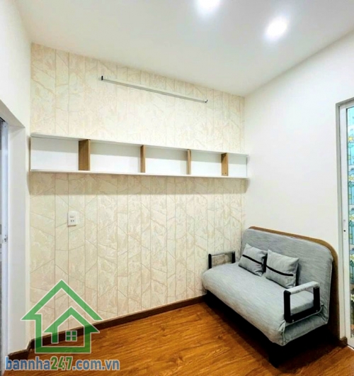 CHỈ 3,49 TỶ (BỚT LỘC) – HẺM 3M – VÀI BƯỚC RA HẺM XE TẢI – GẦN DREAM HOME - 2PN * DT thực tế: 24m² (3m x 8m) * DT công nhận: 17.9m² * Kết cấu: 1 trệt 1 lầu – 2PN