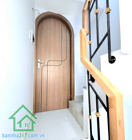 CHỈ 2,35 TỶ - NHÀ LŨY BÁN BÍCH – NHÀ MỚI 3 TẦNG – FULL NỘI THẤT - 2PN - 3WC Nhà mới đẹp, dọn vào ở ngay Vị trí: Lũy Bán Bích, Quận Tân Phú – giáp Quận 11, Quận 6 DTSD: 52m² – 3 tầng kiên cố. Kết cấu: 1 trệt 2 lầu - 2PN rộng rãi – 3WC riêng biệt