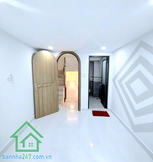 CHỈ 2,35 TỶ - NHÀ LŨY BÁN BÍCH – NHÀ MỚI 3 TẦNG – FULL NỘI THẤT - 2PN - 3WC Nhà mới đẹp, dọn vào ở ngay Vị trí: Lũy Bán Bích, Quận Tân Phú – giáp Quận 11, Quận 6 DTSD: 52m² – 3 tầng kiên cố. Kết cấu: 1 trệt 2 lầu - 2PN rộng rãi – 3WC riêng biệt