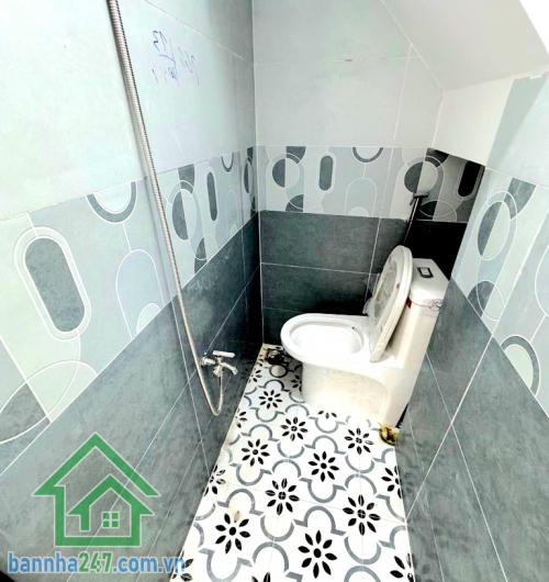 CHỈ 3,78 TỶ - NHÀ MỚI 4 TẦNG – MẶT TIỀN VĨNH VIỄN – TRUNG TÂM Q10 - 3PN – 3WC Kết cấu: 1 trệt + 3 lầu: 3PN – 3WC Nhà mới tinh – thiết kế hiện đại – dọn vào ở ngay