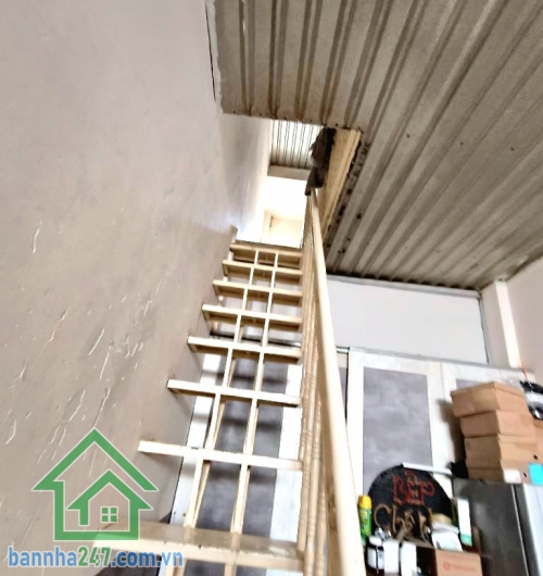 CHỈ 3.1 TỶ – TRƯỜNG CHINH – TRUNG TÂM TÂN BÌNH – HẺM KIA MORNING TỚI NHÀ – SẴN DÒNG TIỀN 5TR/THÁNG  Vị trí siêu đẹp ngay trung tâm đường Trường Chinh. Gần Giáo xứ Tân Việt – khu dân cư đông đúc, tiện ích không thiếu thứ gì 