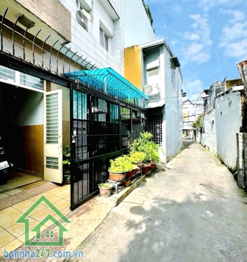 CHỈ 7,9 TỶ – SÁT MT PHAN VĂN TRỊ – 4 TẦNG – DT: 45M² (6x 7,5) - 5PN - 4WC Nhà rộng – vị trí đẹp – có dòng tiền sẵn! Diện tích: 45m² (6 × 7.5m) – sổ vuông vức